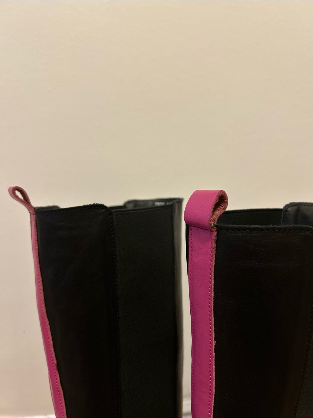 Steve Madden Gage Black Leather Knee High Boots with Pink Lug Sole. Size 39 - Picture 8 of 13